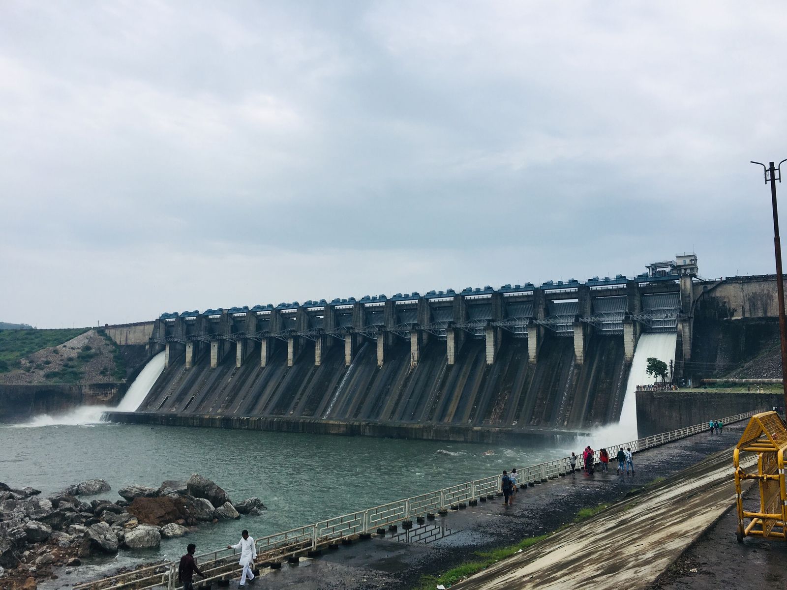 The Mahi Bajaj Sagar dam and its reservoir near Banswara