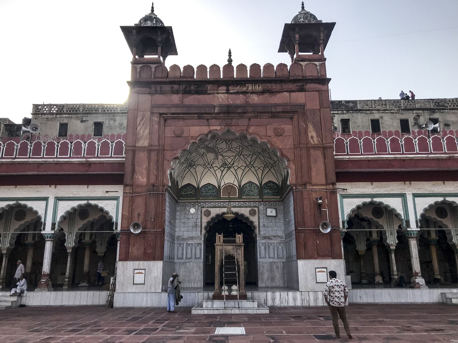 The red sandstone facade and dome of the Fatehpuri Masjid at the western end of Chandni Chowk in Old Delhi