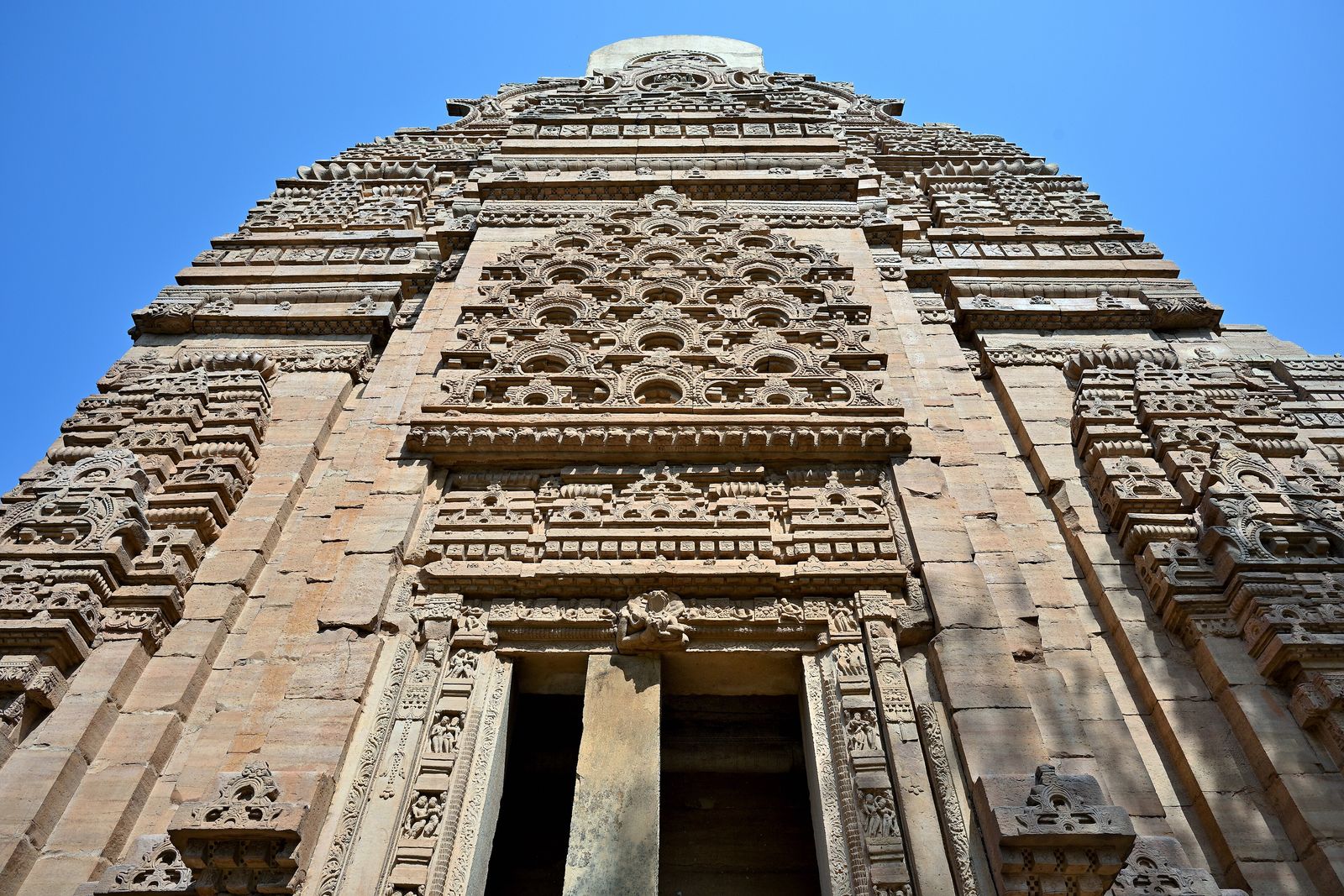 The tall stone tower of Teli ka Mandir, the oldest temple on Gwalior Fort